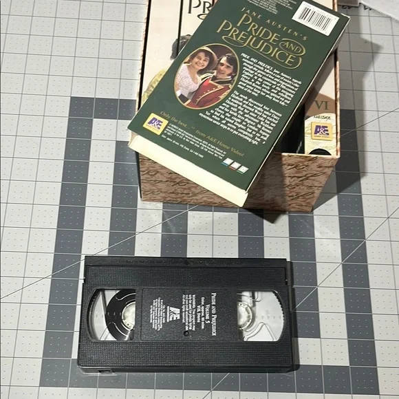 Pride and Prejudice VHS Box Set - Picture 10 of 11